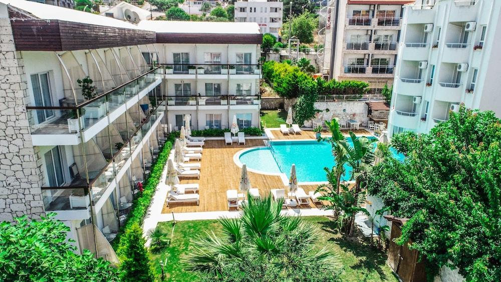 Otel Yeni Çeşme Exterior foto